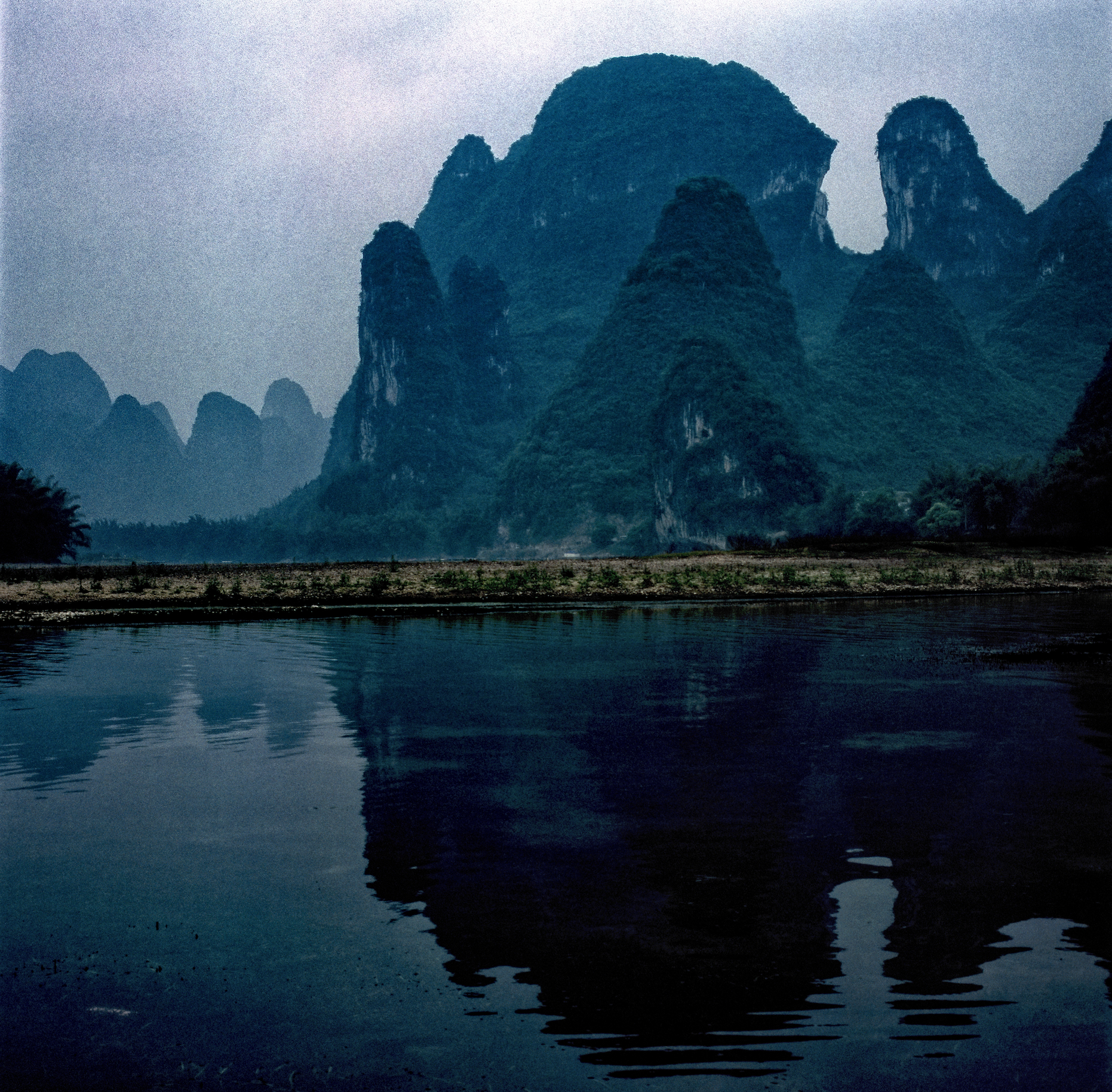Hasselblad 503CW image 00017_120 film XingPing Town on River Li China