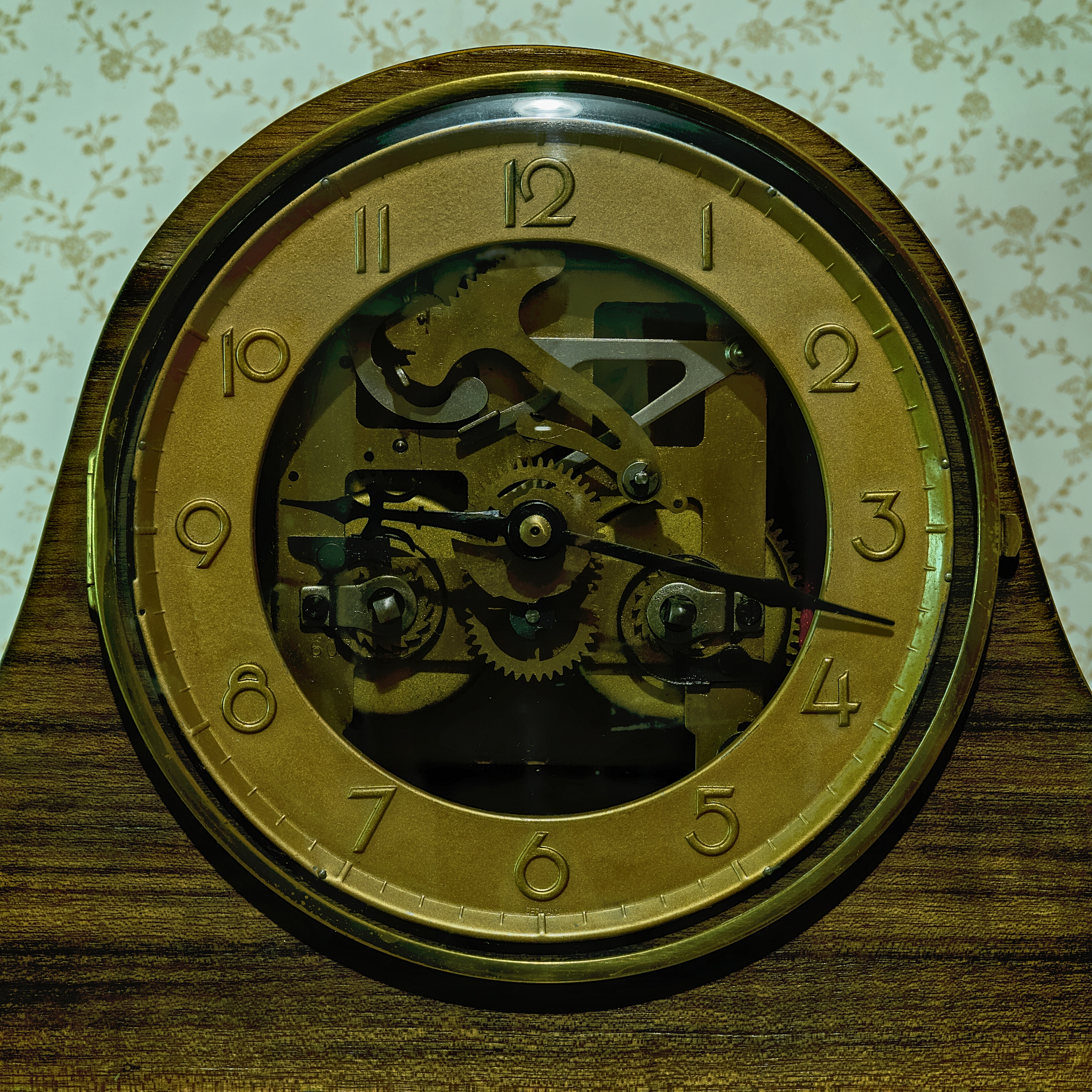 A6559467_Napolean's hat Mantel Clock