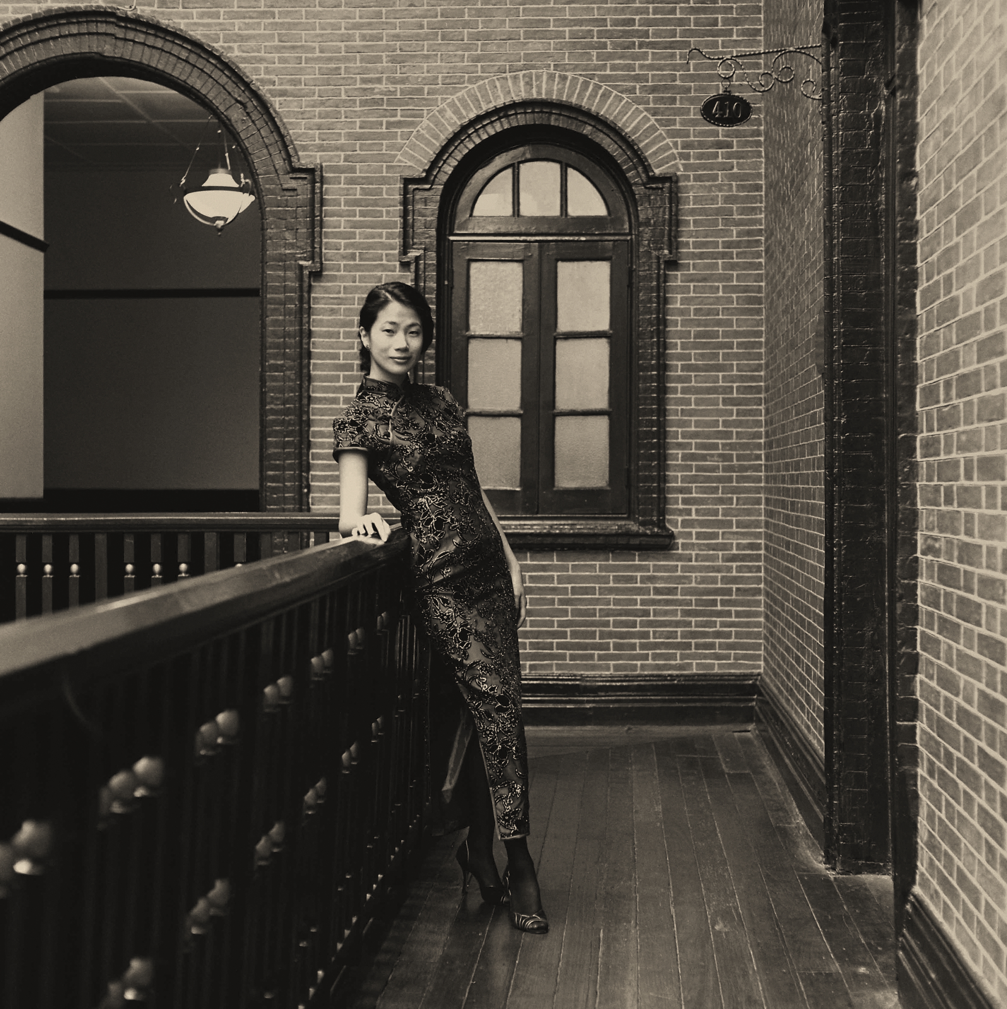 Mamiya C330-105mm-lens-2008-11-21_image10c_Astor-House-Shanghai